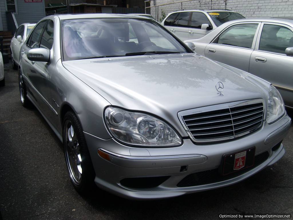 2006_Mercedes_Benz_S55_AMG_silver_on.jpg