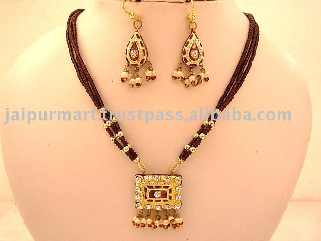 ... Jewellery > Indian Fashion Lakh/lac pendant costume Jewellery of