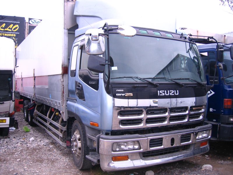 isuzu giga