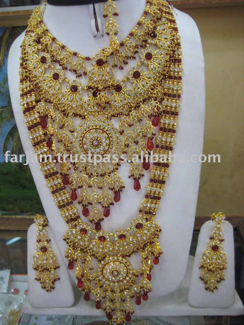 http://i01.i.aliimg.com/photo/v0/109664117/INDIAN_BRIDAL_WEDDING_JEWELLERY_JEWELRY_SET.jpg