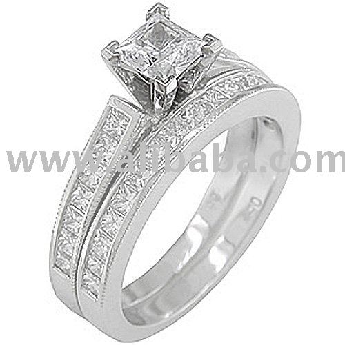 White Gold wedding ring with 2 stones64 carats for sale