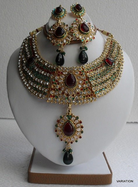 http://i01.i.aliimg.com/photo/v0/112258375/Wedding_Jewellery_Set_Indian_Necklace_Set.jpg