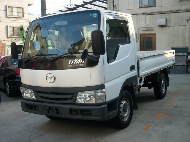 Mazda Titan 