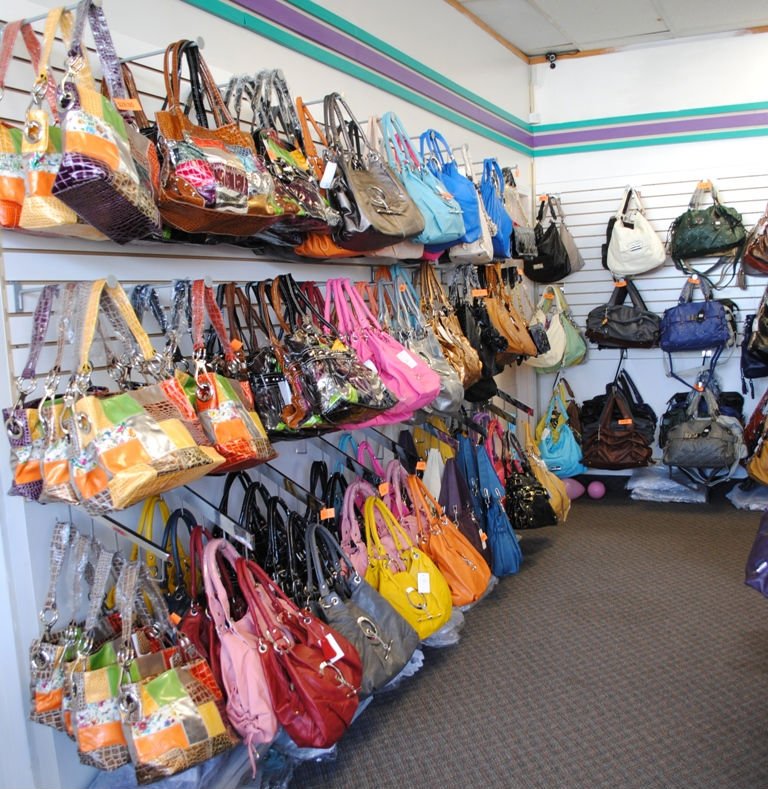 Brand Clutch Bags: Fashion discount handbags in Boston