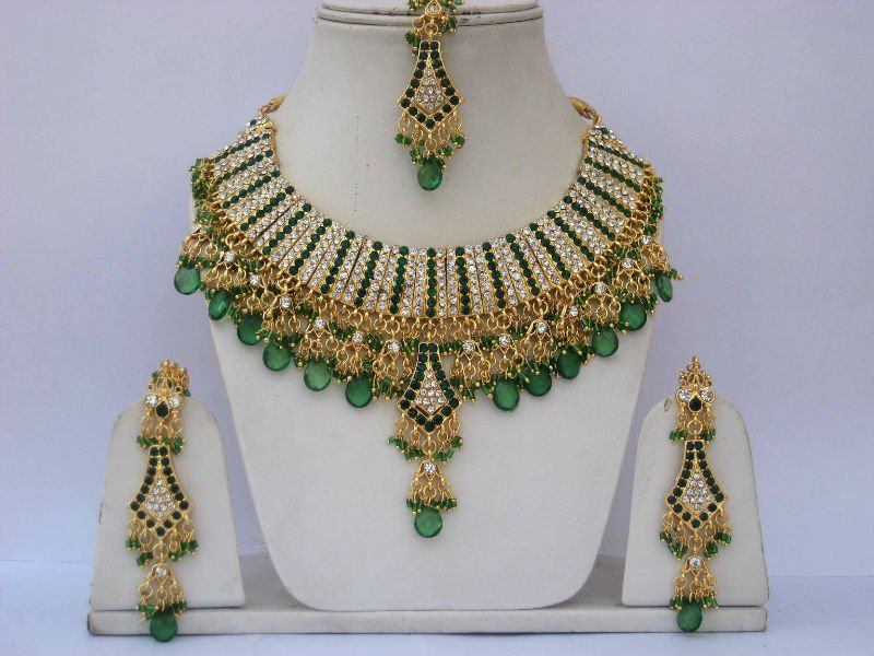 ... Categories > Kundan Jewelry > INDIAN DESIGNER COSTUME KUNDAN JEWELRY