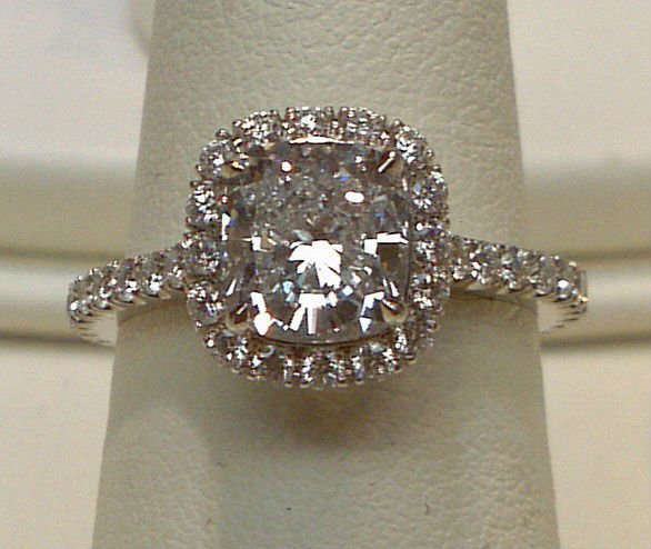 15 cts cushion center diamond wedding ring white gold