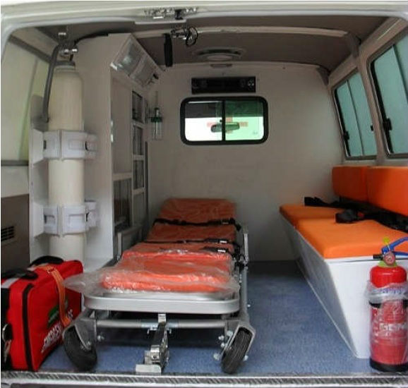 Nissan urvan ambulance #2