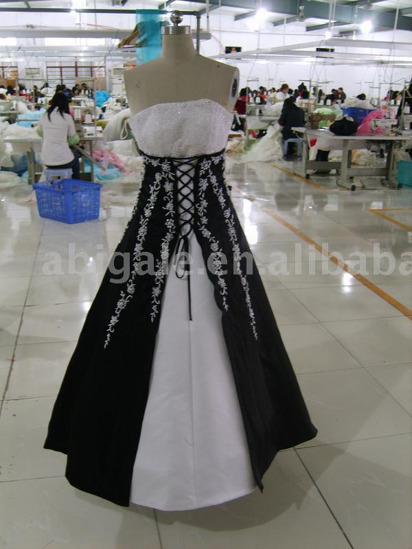 2011 Black and White Elegant Bridal Wedding Dress