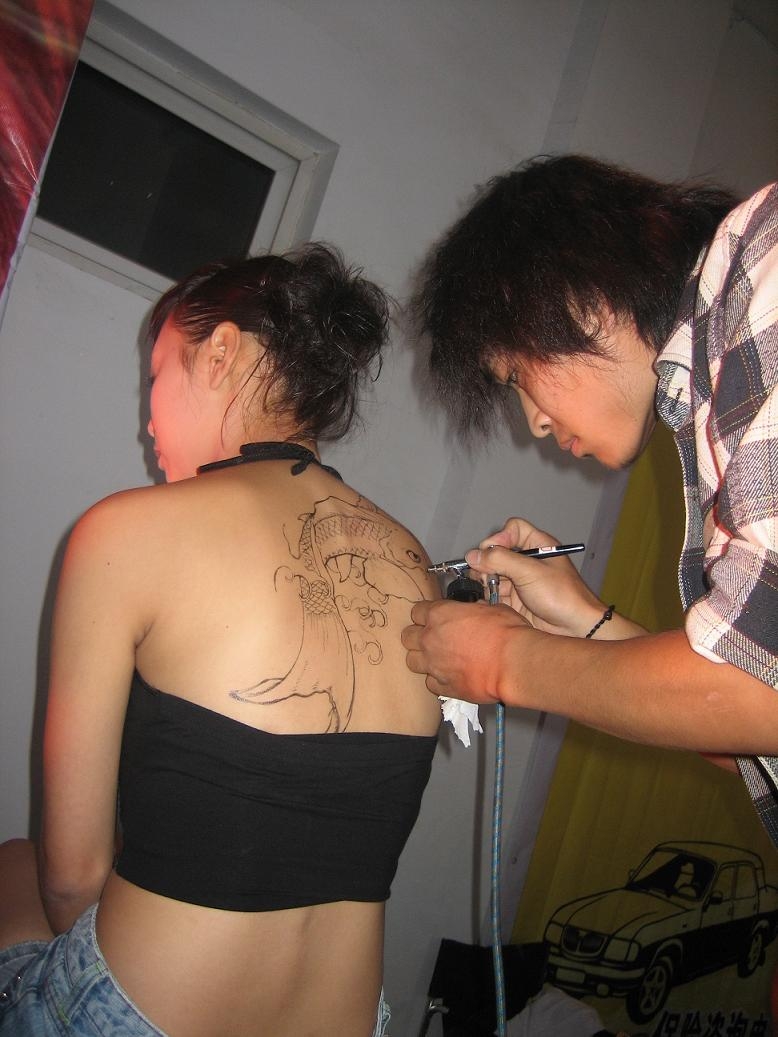 temporary airbrush tattoo