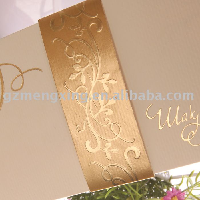 Wedding invitation card with fancy gold patternW031