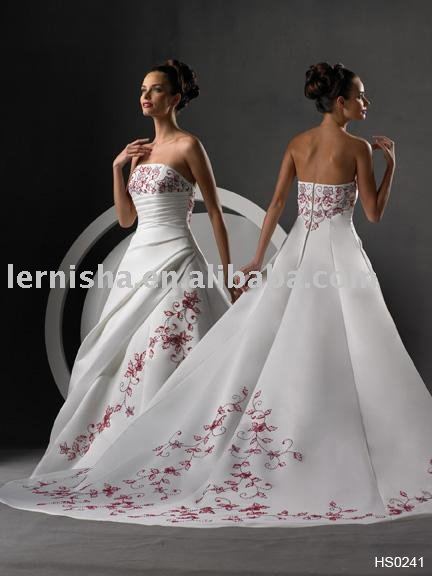 Big train tail wedding dress with sleeveless LFS501