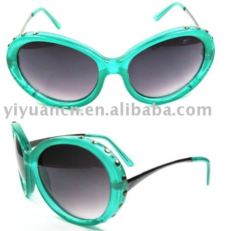 lady gaga cigarette glasses. +make+lady+gaga+sunglasses