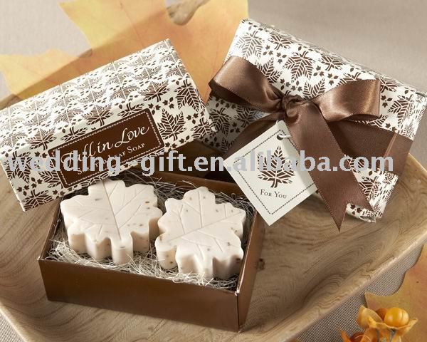 Wedding decoration of Fall in Love Scented LeafShaped Soaps wedding gift