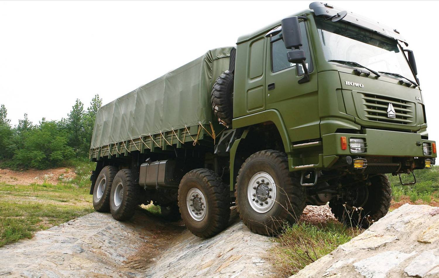 HOWO_8_8_ALL_WHEEL_DRIVE_VEHICLE.jpg