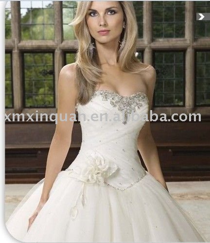 EFW633 Fantasy jeweled neckline ball gown organza wedding dress