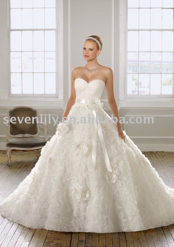 New Style Strapless Stunning 2011 wedding dresses
