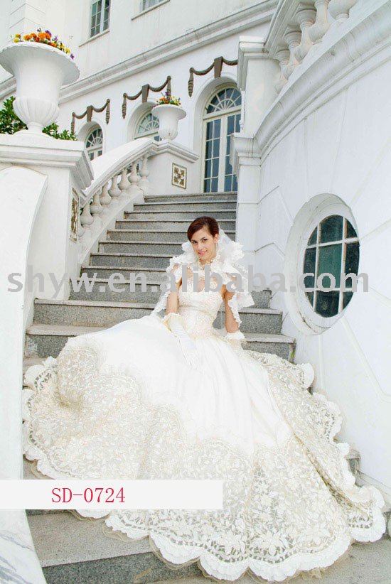 popular lace trimming christmas bridal wedding gown