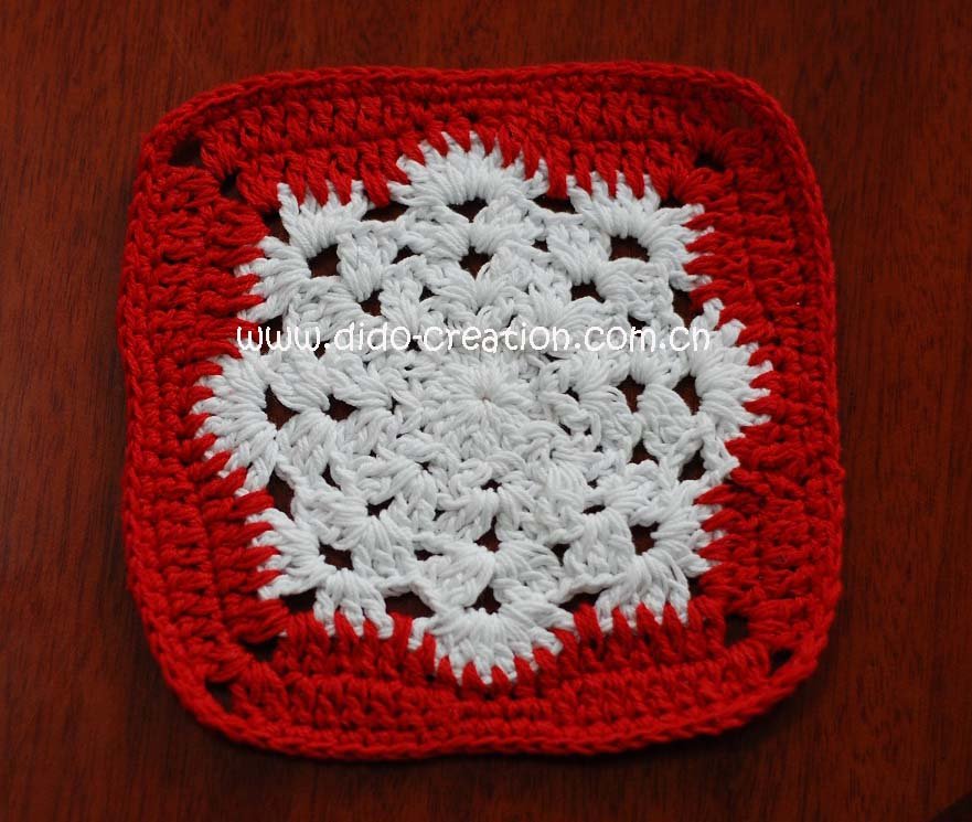 Pineapple Lace Table Mat: A Fine Thread Crochet Free Pattern