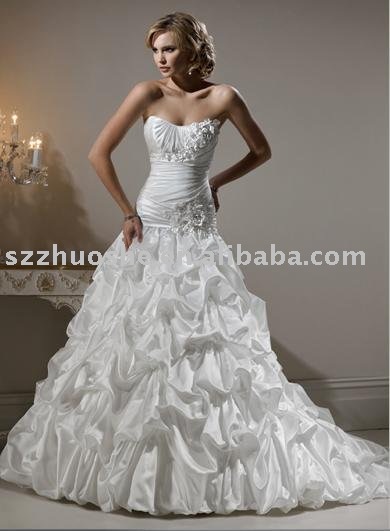 You might also be interested in bridal wedding dress 2011 am2011