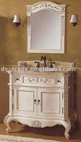 Cottage Style Bathroom Vanity on Romantic French Bathroom Decorating Luxury Master Bathroom Design