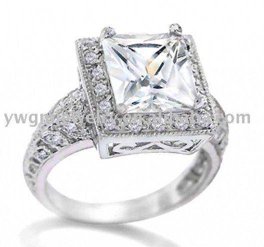 Engagement Ring Emerald