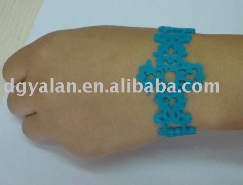 2011 New Popular tattoo designs hollow silicone bracelet