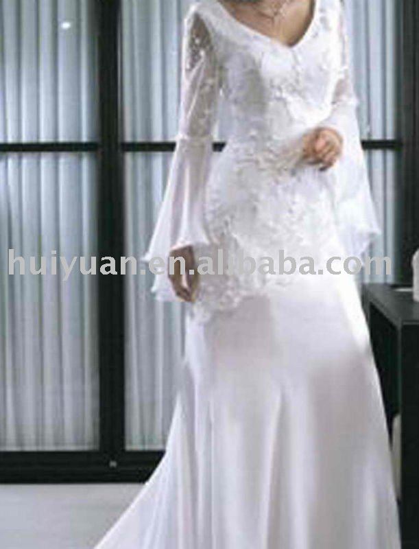 long sleeve bridal wedding dresses with small train