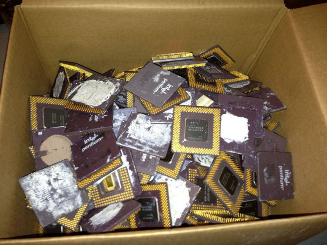 Quanto ouro está realmente em chip´s de CPU Cpu cerâmica sucata
