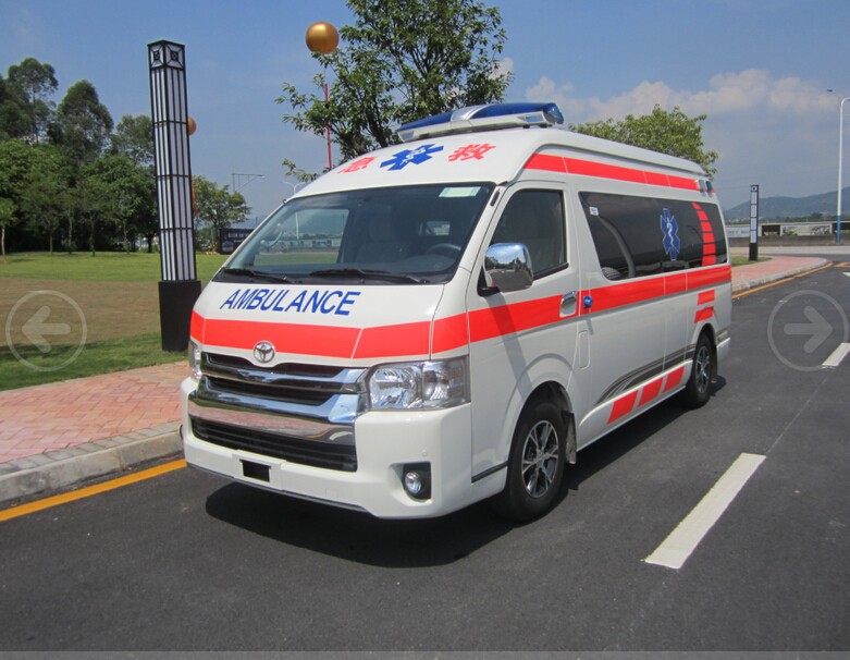 7cc gasoline engine ambulance (rhd