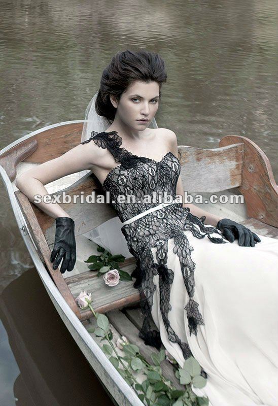 2011 Fall White Vintage Slimline Black lace wedding dress DCLC001