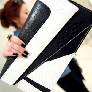2013 fashion vintage serpentine pattern color block day clutch messenger bag envelope bag female bags(China (Mainland))
