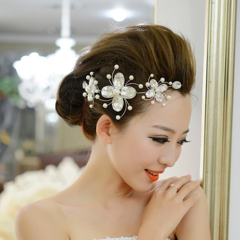 Bridal hair accessory