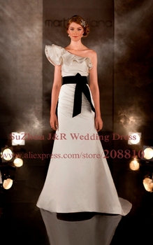 Wedding dress with shoulder frills