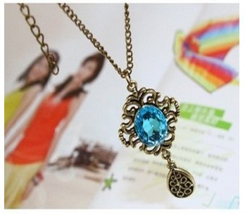 NK143 Wholesales New Hot Fashion Vintage Crow Bear Pendants Necklaces Jewelry Accessories