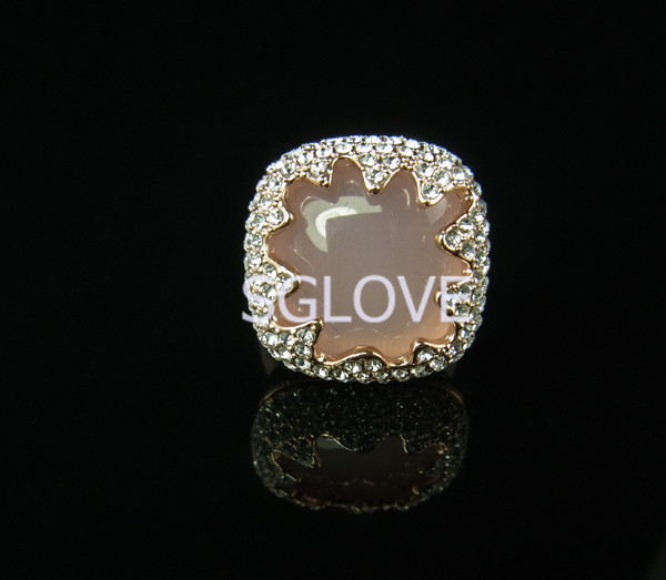 SGLOVE Lord Series 18K Gold Plated 100 Austrian Crystals Bazel Setting Flower shaped CZ diamond Square