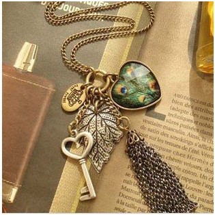 100 Brand New and High Quality Vintage Jewelry Peacock Feather Leaves A Large Peach Heart Key