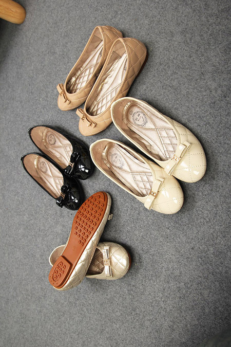 Fashion 2012 women s shoes sweet japanned leather shallow mouth bow round toe flat heel flat