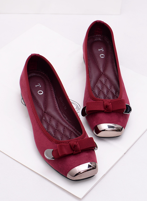 Free shipping women flats new European fashion metal square temperament bow low code with women s