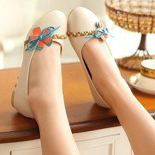 Spring single shoes bow female flat flower flats Moccasins shallow mouth color block decoration casual four seasons shoes