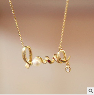 XL100 Special Korean jewelry gently around the hearts of love chic LOVE necklace Free Shipping