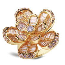 Hot Sell Woman Luxury Flower Shape wedding rings Top Grade Zirconia Crystal Nickel Free Plating Propose
