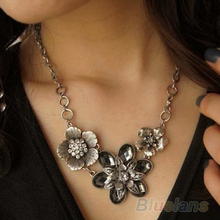 Hot Vintage Retro Rhinestone Crystal Petal Silver Flower statement necklace Choker women Necklaces pendants 06N5