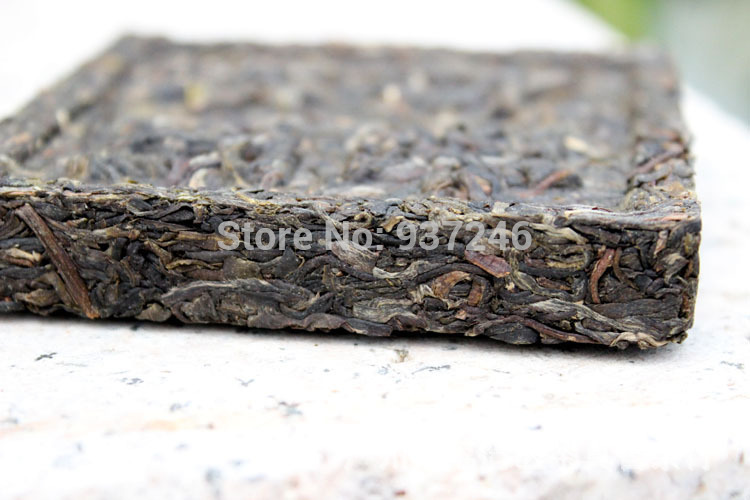 Yunnan Pu er tea brand in small cubes 100 grams 2005 free shipping price is delicious