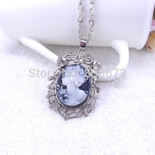 Free Shipping Wholesale Lovely Vintage Cameo Necklace Beautiful Queen Victoria Pendent Necklace