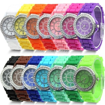 Бесплатная доставка 14 цветов мода силиконовые женева часы горячая распродажа женщины платье часы женщины горный хрусталь часы 1 шт.