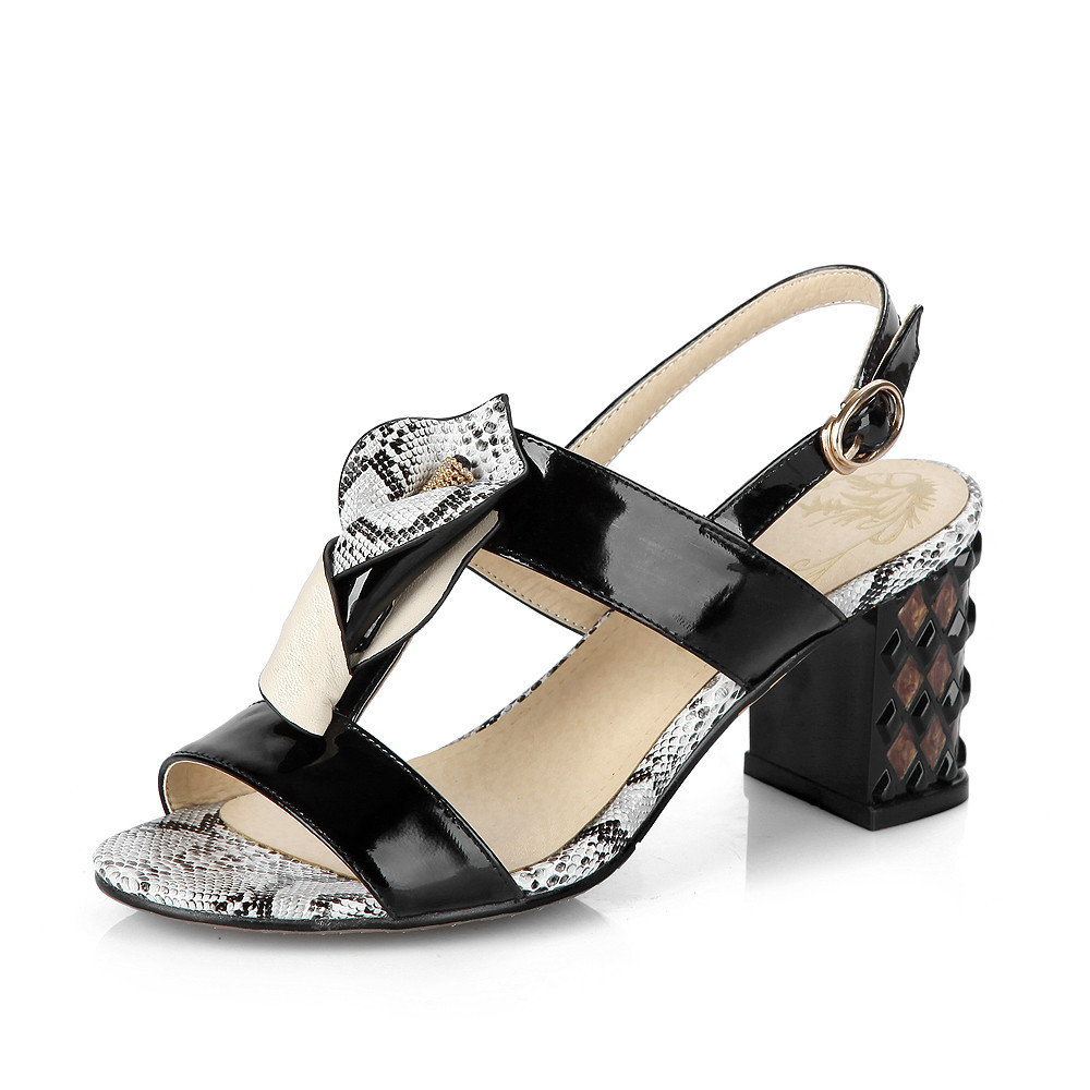 Sexy Daring Snake Leather Splicing Solid Flower Metal Charm Square Heel Female Sandals Personal Rivets Thick