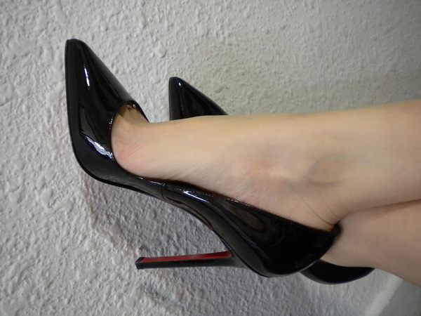 Hot sale 12cm sexy lady real leather patent pointed toe thin heeled office pumps 2014 new