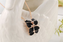 ROXI Beauty Zircon Pendants Hot Sale White Stone Black Flower Pendant Fashion Gifts Necklace Rose Gold