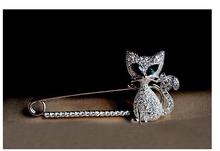 Free shipping Nice Fashion Jewelry Gold Plated Exquisite Animal Brooch Green Eye Crystal Cat Brooches