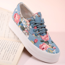 2014 New Spring Casual Women Flats Lovers Sport Shoes Flowers Lace Up Women Sneakers Canvas Shoes